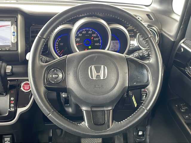 ホンダ Ｎ ＢＯＸ カスタム G SSパッケージ 長野県 2013(平25)年 6.8万km プレミアムホワイトパール ギャザーズメモリナビTV/バックカメラ/ETC/両側パワースライドドア/社外１４インチアルミ/プッシュスタートエンジン/スマートキー/純正フロアマット/ディスチャージヘッドライト