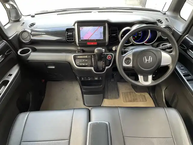 ホンダ Ｎ ＢＯＸ カスタム G Lパッケージ 道央・札幌 2016(平28)年 6.1万km クリスタルブラックパール 登録時走行距離60/525ｋｍ/　４　W　D　/社外メモリナビ（CD/DVD/FM/AM/SD/USB)/ワンセグ（走行中視聴可能）/バックカメラ/アイドリングストップ/ウィンカーミラー/ドアバイザー/プッシュスタート/片側パワースライドドア/ビルトインETC/スペアキー×１/ベンチシート/純正フロアマット/シートヒーター（運転席/助手席）/横滑り防止装置/オートライト/社外エンジンスターター/フォグランプ/ECONスイッチ/ワイパー間欠時間コントローラー/ステアリングスイッチ/電動格納ミラー/バニティミラー