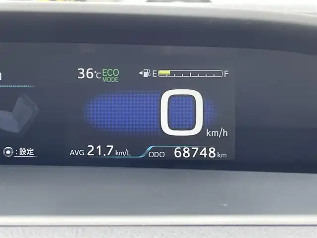 トヨタ プリウス S 群馬県 2016(平28)年 6.9万km 黒 純正ＳＤナビ/Ｂｌｕｅｔｏｏｔｈ/ワンセグＴＶ/ＣＤ/ＡＭＦＭ/バックカメラ/ＥＴＣ/オートライト/レーンキープアシスト/衝突軽減ブレーキ/レーダークルーズコントロール/社外エアロ/社外アルミホイール/革調シートカバー