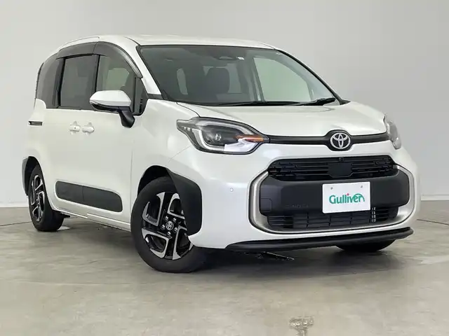 トヨタ シエンタ ハイブリッド Z 新潟県 2023(令5)年 1.3万km ホワイトパールクリスタルシャイン 純正メモリナビ/フルセグTV/両側パワースライドドア/純正15インチアルミホイール/スマートキー×２/レーダークルーズコントロール/全方位カメラ/純正ETC2.0/LEDヘッドライト/純正フロアマット/Bluetooth/レーンキープアシスト