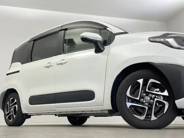 トヨタ シエンタ ハイブリッド Z 新潟県 2023(令5)年 1.3万km ホワイトパールクリスタルシャイン 純正メモリナビ/フルセグTV/両側パワースライドドア/純正15インチアルミホイール/スマートキー×２/レーダークルーズコントロール/全方位カメラ/純正ETC2.0/LEDヘッドライト/純正フロアマット/Bluetooth/レーンキープアシスト