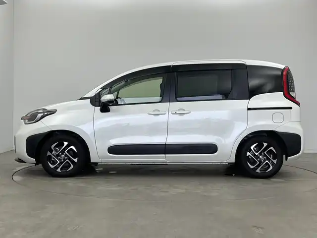 トヨタ シエンタ ハイブリッド Z 新潟県 2023(令5)年 1.3万km ホワイトパールクリスタルシャイン 純正メモリナビ/フルセグTV/両側パワースライドドア/純正15インチアルミホイール/スマートキー×２/レーダークルーズコントロール/全方位カメラ/純正ETC2.0/LEDヘッドライト/純正フロアマット/Bluetooth/レーンキープアシスト