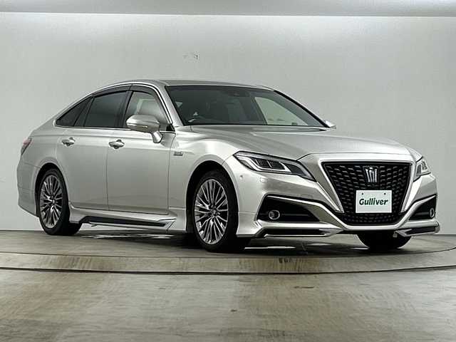 トヨタ クラウン ハイブリッド G－エグゼクティブ 愛知県 2018(平30)年 3.9万km プレシャスシルバー 禁煙車/純正8インチナビ/（CD/DVD/Bluetooth/フルセグTV/USB)/TRDエアロ/トヨタセーフティセンス/・プリクラッシュセーフティ/・レーンキープアシスト/・オートマチックハイビーム/・追従式クルーズコントロール/・クリアランスソナー/パーキングアシスト/ブラインドスポットモニター/ヘッドアップディスプレイ/ETC2.0/ドライブレコーダー/デジタルインナーミラー/レザーシート/シートベンチレーション/シートヒーター/パワーシート/メモリシート/パドルシフト/スマートキー/スペアキー・カードキー有/純正18インチアルミホイール/LEDヘッドライト/フロントフォグライト/純正フロアマット