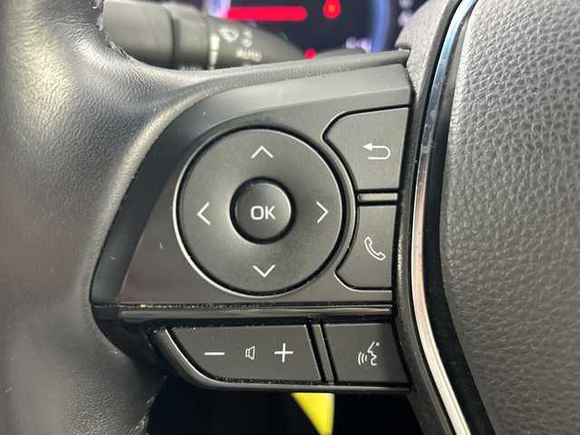 トヨタ クラウン ハイブリッド G－エグゼクティブ 愛知県 2018(平30)年 3.9万km プレシャスシルバー 禁煙車/純正8インチナビ/（CD/DVD/Bluetooth/フルセグTV/USB)/TRDエアロ/トヨタセーフティセンス/・プリクラッシュセーフティ/・レーンキープアシスト/・オートマチックハイビーム/・追従式クルーズコントロール/・クリアランスソナー/パーキングアシスト/ブラインドスポットモニター/ヘッドアップディスプレイ/ETC2.0/ドライブレコーダー/デジタルインナーミラー/レザーシート/シートベンチレーション/シートヒーター/パワーシート/メモリシート/パドルシフト/スマートキー/スペアキー・カードキー有/純正18インチアルミホイール/LEDヘッドライト/フロントフォグライト/純正フロアマット