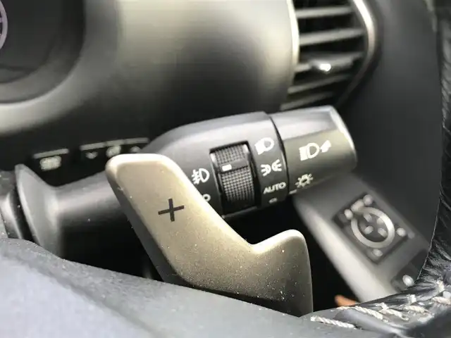 レクサス ＮＸ 200t Iパッケージ 富山県 2015(平27)年 7.4万km レッドマイカクリスタルシャイン 〇純正ナビ/〇フルセグTV/〇バックカメラ/〇ビルトインETC/〇クルーズコントロール/〇LEDヘッドランプ/〇オートライト/〇フォグランプ/〇純正18インチアルミ/〇革巻きステアリング/〇ステアリングヒーター/〇パドルシフト/〇左右独立オートエアコン/〇革シート/〇シートヒーター/〇パワーシート
