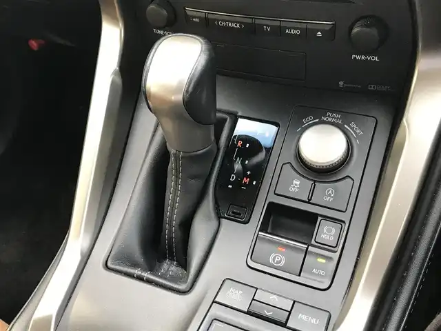 レクサス ＮＸ 200t Iパッケージ 富山県 2015(平27)年 7.4万km レッドマイカクリスタルシャイン 〇純正ナビ/〇フルセグTV/〇バックカメラ/〇ビルトインETC/〇クルーズコントロール/〇LEDヘッドランプ/〇オートライト/〇フォグランプ/〇純正18インチアルミ/〇革巻きステアリング/〇ステアリングヒーター/〇パドルシフト/〇左右独立オートエアコン/〇革シート/〇シートヒーター/〇パワーシート