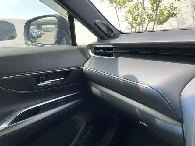 トヨタ ハリアー ハイブリッド Z レザーパッケージ 石川県 2020(令2)年 4.6万km プレシャスブラックパール ワンオーナー/純正ナビ/フルセグTV/全方位カメラ/調光パノラマルーフ/デジタルミラー/ブラインドスポットモニター/革シート/シートヒーター&クーラー/JBLサウンド/パワーバックドア/純正アルミホイール/ETC/スマートキー/トヨタセーフティセンス/レーダークルーズ/保証書