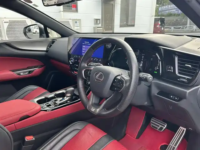 レクサス ＮＸ 350h Fスポーツ 東京都 2023(令5)年 2.2万km ホワイトノーヴァガラスフレーク 純正ナビ/・Bluetooth/TV/USB/Lexus Safety System＋/・プリクラッシュセーフティ/・緊急時操舵支援/・アダプティブハイビームシステム/・レーンディパーチャーアラート/・レーントレーシングアシスト/・レーダークルーズコントロール/・ロードサインアシスト/・発進遅れ告知機能/・ドライバー異常時対応システム/・プロアクティブドライビングアシスト/パノラミックビューモニター/オートライトシステム/アダプティブ・フロントライティング・システム/横滑り防止装置/盗難防止装置/雨滴感応間欠式フロントワイパー/ドライブレコーダー/20インチ純正ホイール/ムーンルーフ/コーナーセンサー/シートヒーター/エアシート/パワーシート/スペアキー2本