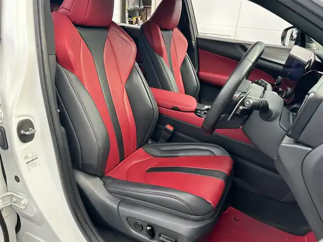 レクサス ＮＸ 350h Fスポーツ 東京都 2023(令5)年 2.2万km ホワイトノーヴァガラスフレーク 純正ナビ/・Bluetooth/TV/USB/Lexus Safety System＋/・プリクラッシュセーフティ/・緊急時操舵支援/・アダプティブハイビームシステム/・レーンディパーチャーアラート/・レーントレーシングアシスト/・レーダークルーズコントロール/・ロードサインアシスト/・発進遅れ告知機能/・ドライバー異常時対応システム/・プロアクティブドライビングアシスト/パノラミックビューモニター/オートライトシステム/アダプティブ・フロントライティング・システム/横滑り防止装置/盗難防止装置/雨滴感応間欠式フロントワイパー/ドライブレコーダー/20インチ純正ホイール/ムーンルーフ/コーナーセンサー/シートヒーター/エアシート/パワーシート/スペアキー2本