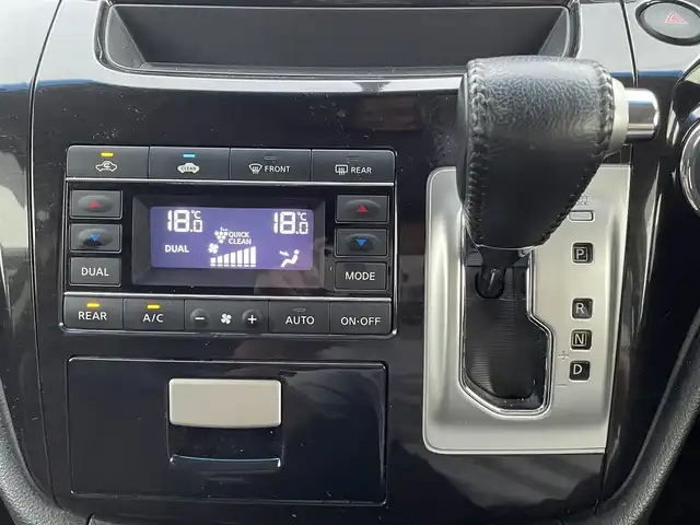 日産 エルグランド 250ハイウェイスター 三重県 2013(平25)年 11.1万km ファントムブラック 登録時走行距離　１１１０６１ｋｍ/ワンオーナー/純正ナビ/AM/FM/CD/Bluetooth/TV（フルセグ）/後席モニター/バックカメラ/片側パワースライド（左）/オッドマン/三列シート/後席エアコン/AUTOライト/パワーウインドウ/プッシュスタート/スタットレスタイヤ/ドアバイザー