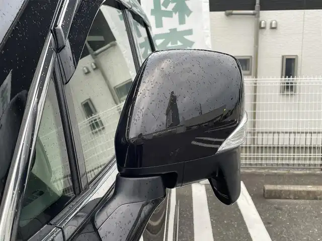 日産 エルグランド 250ハイウェイスター 三重県 2013(平25)年 11.1万km ファントムブラック 登録時走行距離　１１１０６１ｋｍ/ワンオーナー/純正ナビ/AM/FM/CD/Bluetooth/TV（フルセグ）/後席モニター/バックカメラ/片側パワースライド（左）/オッドマン/三列シート/後席エアコン/AUTOライト/パワーウインドウ/プッシュスタート/スタットレスタイヤ/ドアバイザー