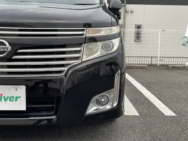 日産 エルグランド 250ハイウェイスター 三重県 2013(平25)年 11.1万km ファントムブラック 登録時走行距離　１１１０６１ｋｍ/ワンオーナー/純正ナビ/AM/FM/CD/Bluetooth/TV（フルセグ）/後席モニター/バックカメラ/片側パワースライド（左）/オッドマン/三列シート/後席エアコン/AUTOライト/パワーウインドウ/プッシュスタート/スタットレスタイヤ/ドアバイザー