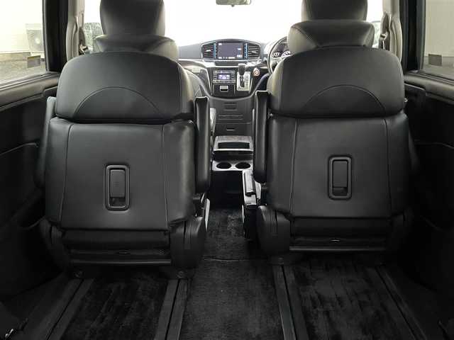 日産 エルグランド 250ハイウェイスター 茨城県 2013(平25)年 11.2万km ファントムブラック (株)IDOMが運営する【じしゃロン水戸店】の自社ローン専用車両になりますこちらは現金またはオートローンご利用時の価格です。自社ローンご希望の方は別途その旨お申付け下さい/純正ナビ/AM/FM/CD/Bluetooth/TV（フルセグ）/後席モニター/バックカメラ/片側パワースライド（左）/オッドマン/三列シート/後席エアコン/AUTOライト/パワーウインドウ/プッシュスタート/スタットレスタイヤ/ドアバイザー