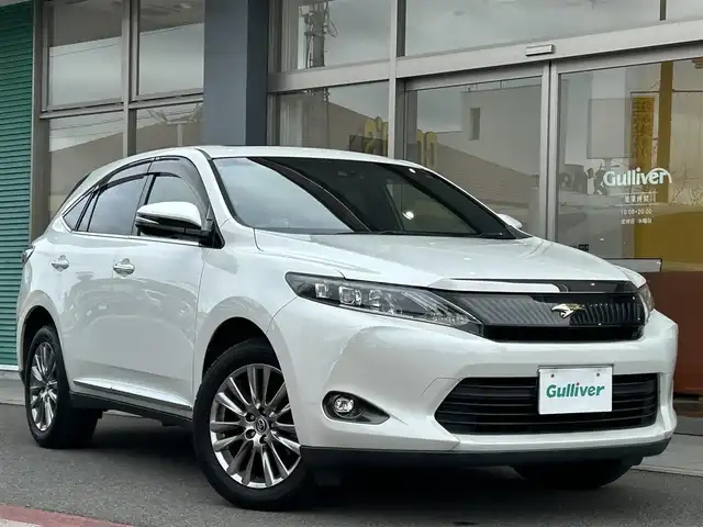 トヨタ ハリアー プレミアム 香川県 2014(平26)年 7.9万km ホワイトパールクリスタルシャイン 4WD車/社外HDDナビ/フルセグ/CD/DVD/BT/バックカメラ/サンルーフ/黒革シート/パワーシート/シートヒーター/電動テールゲート/オートハイビーム/LEDヘッドライト/スマートキー