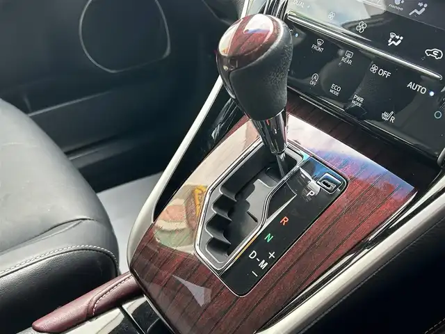 トヨタ ハリアー プレミアム 香川県 2014(平26)年 7.9万km ホワイトパールクリスタルシャイン 4WD車/社外HDDナビ/フルセグ/CD/DVD/BT/バックカメラ/サンルーフ/黒革シート/パワーシート/シートヒーター/電動テールゲート/オートハイビーム/LEDヘッドライト/スマートキー