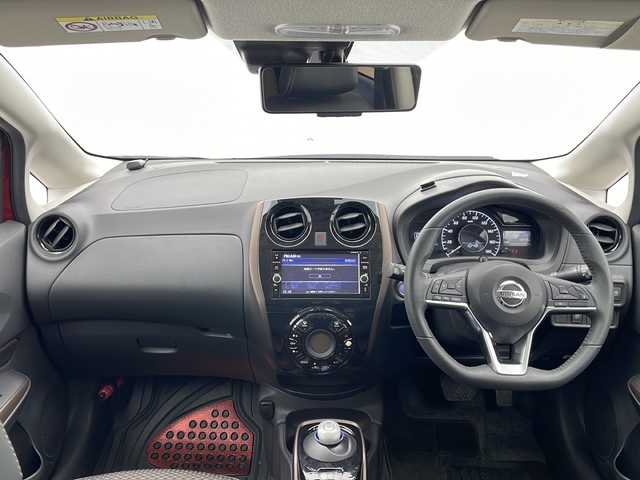 日産 ノート 千葉県 2018(平30)年 1.3万km ガーネットレッド 衝突軽減ブレーキ/レーンキープアシスト/レーダークルーズコントロール/純正SDナビ/（フルセグ/Bluetooth/CD/DVD/FM/AM）/ETC/アイドリングストップ/ハーフレザーシート/デジタルインナーミラー/LEDヘッドライト/フォグライト/電動格納ミラー