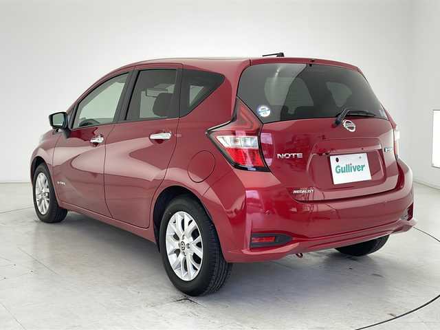 日産 ノート 千葉県 2018(平30)年 1.3万km ガーネットレッド 衝突軽減ブレーキ/レーンキープアシスト/レーダークルーズコントロール/純正SDナビ/（フルセグ/Bluetooth/CD/DVD/FM/AM）/ETC/アイドリングストップ/ハーフレザーシート/デジタルインナーミラー/LEDヘッドライト/フォグライト/電動格納ミラー
