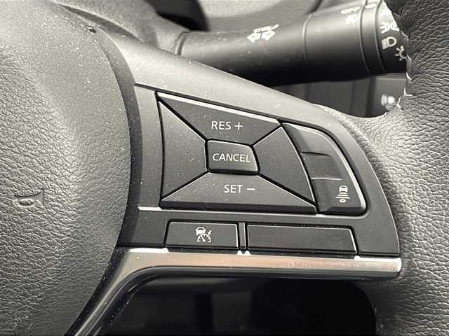 日産 ノート 千葉県 2018(平30)年 1.3万km ガーネットレッド 衝突軽減ブレーキ/レーンキープアシスト/レーダークルーズコントロール/純正SDナビ/（フルセグ/Bluetooth/CD/DVD/FM/AM）/ETC/アイドリングストップ/ハーフレザーシート/デジタルインナーミラー/LEDヘッドライト/フォグライト/電動格納ミラー