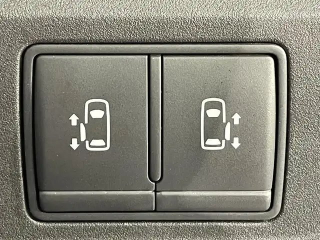 日産 セレナ ハイウェイスター プロパイロットED 愛知県 2016(平28)年 5.4万km マルーンレッド 2トーン 純正10インチナビ/プロパイロット/衝突軽減ブレーキ/両側電動スライドドア/ビルトインETC/LEDヘッドライト/バックカメラ/フルセグＴＶ/Ｂｌｕｅｔｏｏｔｈ/コーナーセンサー/レーンキープアシスト/HDMI接続/プッシュスタート/USB接続/スマートキー/CD/DVD再生/アイドリングストップ/ミュージックサーバー/ミュージックプレイヤー接続/純正フロアマット/純正アルミホイール/オートライト/禁煙車/2トーンカラー/ウィンカーミラー/電動格納ミラー/フォグランプ/電動パーキングブレーキ/オートブレーキホールド/横滑り防止装置/ステアリングリモコン/ハンズフリーパワースライドドア/Wエアコン