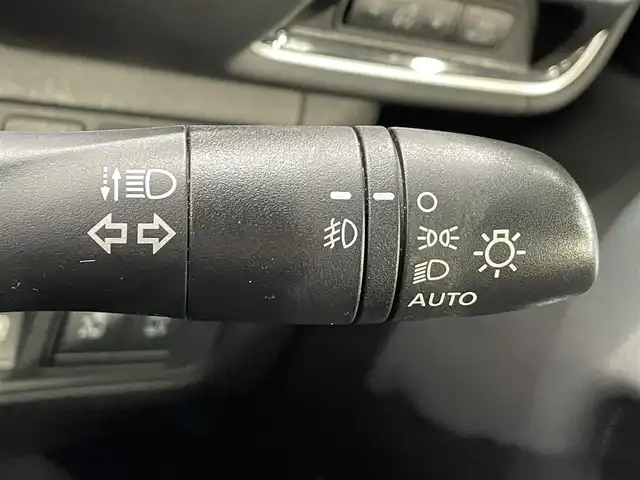 日産 セレナ ハイウェイスター プロパイロットED 愛知県 2016(平28)年 5.4万km マルーンレッド 2トーン 純正10インチナビ/プロパイロット/衝突軽減ブレーキ/両側電動スライドドア/ビルトインETC/LEDヘッドライト/バックカメラ/フルセグＴＶ/Ｂｌｕｅｔｏｏｔｈ/コーナーセンサー/レーンキープアシスト/HDMI接続/プッシュスタート/USB接続/スマートキー/CD/DVD再生/アイドリングストップ/ミュージックサーバー/ミュージックプレイヤー接続/純正フロアマット/純正アルミホイール/オートライト/禁煙車/2トーンカラー/ウィンカーミラー/電動格納ミラー/フォグランプ/電動パーキングブレーキ/オートブレーキホールド/横滑り防止装置/ステアリングリモコン/ハンズフリーパワースライドドア/Wエアコン