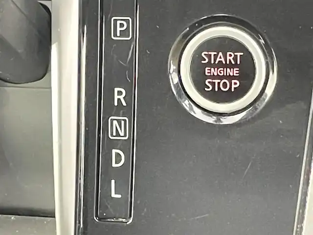 日産 セレナ ハイウェイスター G 千葉県 2016(平28)年 8.1万km シャイニングブルー 禁煙車　/純正９型ナビ　/　フルセグＴＶ　ＢＴ　ＣＤ　ＤＶＤ　/後席モニター　/全周囲カメラ　/両側電動スライドドア　/衝突軽減ブレーキ/車線逸脱警報　/クルーズコントロール　/衝突軽減システム　/ＥＴＣ　/ＬＥＤヘッドライト　/フォグランプ/ステアリングスイッチ/純正フロアマット