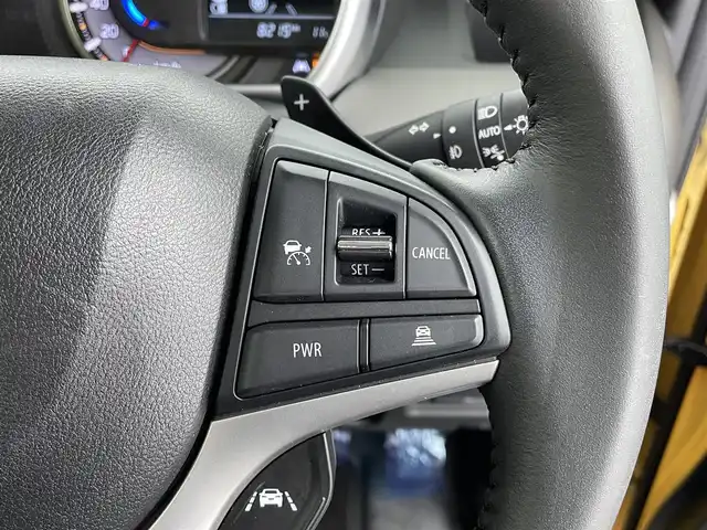 スズキ スペーシア ギア HYBRID XZターボ 宮城県 2022(令4)年 0.9万km アクティブイエロー/ガンメタリック2トーン 純正９型ナビ　/全周囲カメラ　/両側電動スライドドア　/ヘッドアップディスプレイ/スマートフォン連携　/シートヒーター　/パーキングセンサー　/レーダークルーズコントロール　/衝突軽減ブレーキ　/レーンキープアシスト　/ＬＥＤヘッドライト　/オートハイビーム　/フルセグＴＶ/CD/DVDプレーヤー/前後ドライブレコーダー/ビルトインETC/充電用USBポート/TVキャンセラー/純正14インチAW/禁煙車