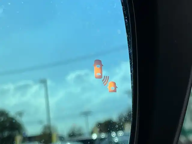 日産 セレナ e－パワー ハイウェイスター V 奈良県 2020(令2)年 4.8万km ブリリアントホワイトパール 2トーン 純正10インチナビ（MM520D-L）/（フルセグ/BT/CD/DVD）/純正フリップダウンモニター/プロパイロット/全方位モニター/ブラインドスポットモニター/前後コーナーセンサー/衝突軽減システム/レーンキープアシスト/両側パワースライドドア/前席シートヒーター/ステアリングヒーター/前方ドライブレコーダー（DH5-D）/デジタルインナーミラー/ETC/純正16インチAW/取り扱い説明書