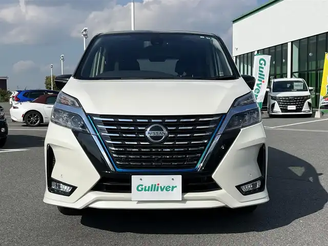 日産 セレナ e－パワー ハイウェイスター V 奈良県 2020(令2)年 4.8万km ブリリアントホワイトパール 2トーン 純正10インチナビ（MM520D-L）/（フルセグ/BT/CD/DVD）/純正フリップダウンモニター/プロパイロット/全方位モニター/ブラインドスポットモニター/前後コーナーセンサー/衝突軽減システム/レーンキープアシスト/両側パワースライドドア/前席シートヒーター/ステアリングヒーター/前方ドライブレコーダー（DH5-D）/デジタルインナーミラー/ETC/純正16インチAW/取り扱い説明書
