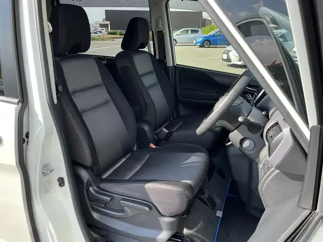 日産 セレナ e－パワー ハイウェイスター V 奈良県 2020(令2)年 4.8万km ブリリアントホワイトパール 2トーン 純正10インチナビ（MM520D-L）/（フルセグ/BT/CD/DVD）/純正フリップダウンモニター/プロパイロット/全方位モニター/ブラインドスポットモニター/前後コーナーセンサー/衝突軽減システム/レーンキープアシスト/両側パワースライドドア/前席シートヒーター/ステアリングヒーター/前方ドライブレコーダー（DH5-D）/デジタルインナーミラー/ETC/純正16インチAW/取り扱い説明書