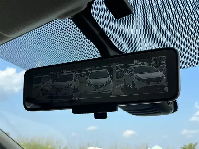 日産 セレナ e－パワー ハイウェイスター V 奈良県 2020(令2)年 4.8万km ブリリアントホワイトパール 2トーン 純正10インチナビ（MM520D-L）/（フルセグ/BT/CD/DVD）/純正フリップダウンモニター/プロパイロット/全方位モニター/ブラインドスポットモニター/前後コーナーセンサー/衝突軽減システム/レーンキープアシスト/両側パワースライドドア/前席シートヒーター/ステアリングヒーター/前方ドライブレコーダー（DH5-D）/デジタルインナーミラー/ETC/純正16インチAW/取り扱い説明書