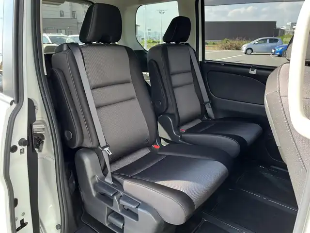 日産 セレナ e－パワー ハイウェイスター V 奈良県 2020(令2)年 4.8万km ブリリアントホワイトパール 2トーン 純正10インチナビ（MM520D-L）/（フルセグ/BT/CD/DVD）/純正フリップダウンモニター/プロパイロット/全方位モニター/ブラインドスポットモニター/前後コーナーセンサー/衝突軽減システム/レーンキープアシスト/両側パワースライドドア/前席シートヒーター/ステアリングヒーター/前方ドライブレコーダー（DH5-D）/デジタルインナーミラー/ETC/純正16インチAW/取り扱い説明書