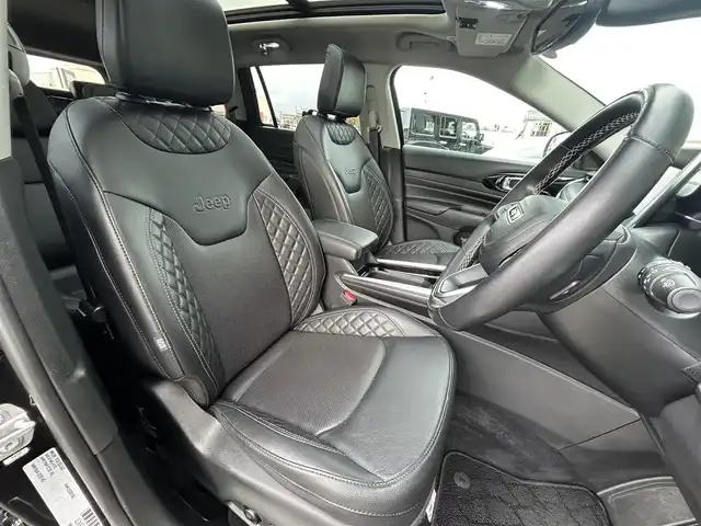 クライスラー・ジープ ジープ コマンダー リミテッド 石川県 2023(令5)年 2万km 黒 サンルーフ/メーカーナビ/全方位カメラ/レザーシート/パワーリアゲート/シートヒーター/BSM/ステアリングヒーター/シートメモリー/レーンキープ/衝突軽減/ETC２．０