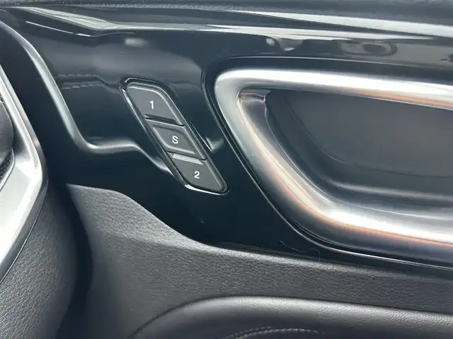 クライスラー・ジープ ジープ コマンダー リミテッド 石川県 2023(令5)年 2万km 黒 サンルーフ/メーカーナビ/全方位カメラ/レザーシート/パワーリアゲート/シートヒーター/BSM/ステアリングヒーター/シートメモリー/レーンキープ/衝突軽減/ETC２．０