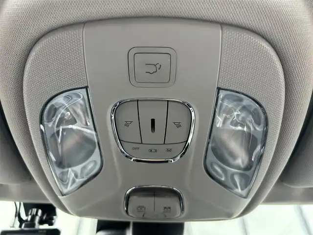 クライスラー・ジープ ジープ コマンダー リミテッド 石川県 2023(令5)年 2万km 黒 サンルーフ/メーカーナビ/全方位カメラ/レザーシート/パワーリアゲート/シートヒーター/BSM/ステアリングヒーター/シートメモリー/レーンキープ/衝突軽減/ETC２．０