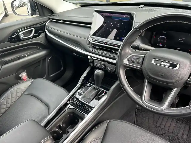 クライスラー・ジープ ジープ コマンダー リミテッド 石川県 2023(令5)年 2万km 黒 サンルーフ/メーカーナビ/全方位カメラ/レザーシート/パワーリアゲート/シートヒーター/BSM/ステアリングヒーター/シートメモリー/レーンキープ/衝突軽減/ETC２．０