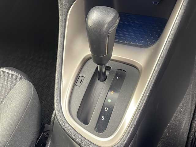 トヨタ ヤリス ハイブリッド Z 宮城県 2020(令2)年 8万km ブラック/シアンメタリック 禁煙車/ヘッドアップディスプレイ/トヨタセーフティーセンス/・レーダークルーズコントロール/・プリクラッシュセーフティーシステム/・パーキングサポートブレーキ/・ロードサインアシスト/・レーントレーシングアシスト/・クリアランスソナー/純正8インチディスプレイオーディオ/・BT.AM.FM.USB.Miracast/バックカメラ/前席シートヒーター/AC100V充電/ビルトインETC/純正ドライブレコーダー（F）/革巻きステアリング/ステアリングスイッチ/プッシュスタート/スマートキー2個/純正フロアマット/純正16インチアルミホイール/15インチアルミホイール付き冬タイヤ積込/ヘッドライトレベライザー/アイドリングストップ/横滑り防止機能