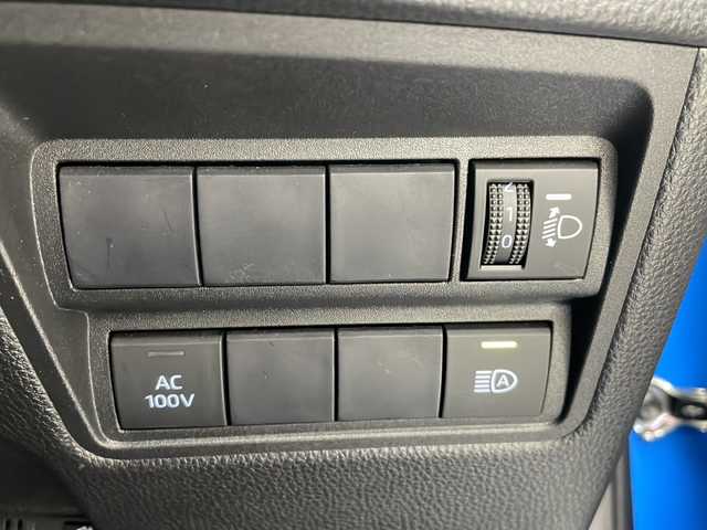 トヨタ ヤリス ハイブリッド Z 宮城県 2020(令2)年 8万km ブラック/シアンメタリック 禁煙車/ヘッドアップディスプレイ/トヨタセーフティーセンス/・レーダークルーズコントロール/・プリクラッシュセーフティーシステム/・パーキングサポートブレーキ/・ロードサインアシスト/・レーントレーシングアシスト/・クリアランスソナー/純正8インチディスプレイオーディオ/・BT.AM.FM.USB.Miracast/バックカメラ/前席シートヒーター/AC100V充電/ビルトインETC/純正ドライブレコーダー（F）/革巻きステアリング/ステアリングスイッチ/プッシュスタート/スマートキー2個/純正フロアマット/純正16インチアルミホイール/15インチアルミホイール付き冬タイヤ積込/ヘッドライトレベライザー/アイドリングストップ/横滑り防止機能