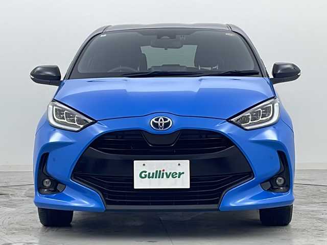 トヨタ ヤリス ハイブリッド Z 宮城県 2020(令2)年 8万km ブラック/シアンメタリック 禁煙車/ヘッドアップディスプレイ/トヨタセーフティーセンス/・レーダークルーズコントロール/・プリクラッシュセーフティーシステム/・パーキングサポートブレーキ/・ロードサインアシスト/・レーントレーシングアシスト/・クリアランスソナー/純正8インチディスプレイオーディオ/・BT.AM.FM.USB.Miracast/バックカメラ/前席シートヒーター/AC100V充電/ビルトインETC/純正ドライブレコーダー（F）/革巻きステアリング/ステアリングスイッチ/プッシュスタート/スマートキー2個/純正フロアマット/純正16インチアルミホイール/15インチアルミホイール付き冬タイヤ積込/ヘッドライトレベライザー/アイドリングストップ/横滑り防止機能