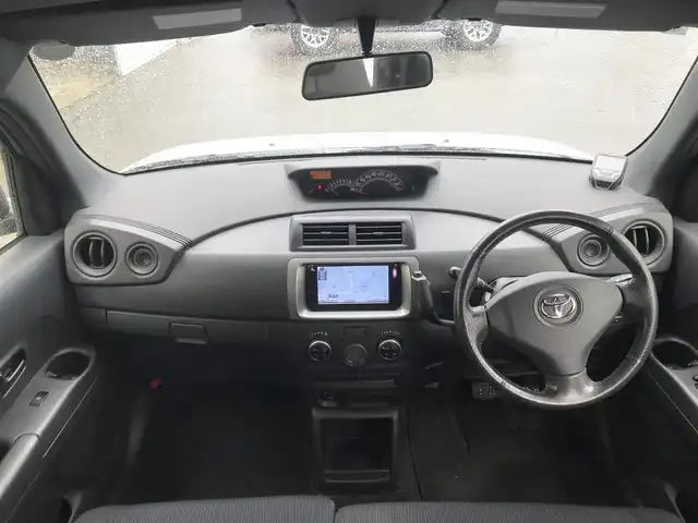 トヨタ ｂＢ Z Lパッケージ 富山県 2013(平25)年 7.8万km ブライトシルバーM 純正ナビ/フルセグTV/Bluetooth/スマートキー/ウインカーミラー/電動格納ミラー/ヘッドライトレベライザー/フォグランプ/パワーウインドウ/AAC