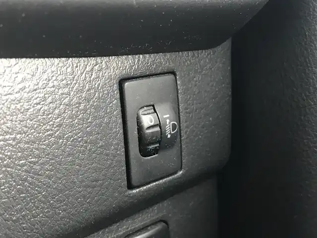 トヨタ ｂＢ Z Lパッケージ 富山県 2013(平25)年 7.8万km ブライトシルバーM 純正ナビ/フルセグTV/Bluetooth/スマートキー/ウインカーミラー/電動格納ミラー/ヘッドライトレベライザー/フォグランプ/パワーウインドウ/AAC