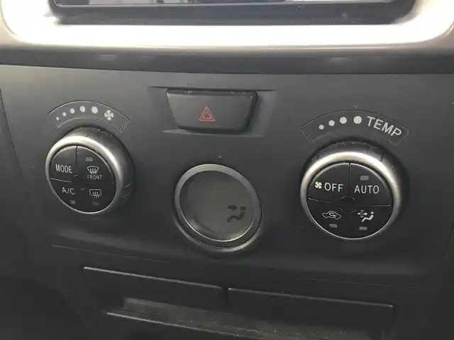 トヨタ ｂＢ Z Lパッケージ 富山県 2013(平25)年 7.8万km ブライトシルバーM 純正ナビ/フルセグTV/Bluetooth/スマートキー/ウインカーミラー/電動格納ミラー/ヘッドライトレベライザー/フォグランプ/パワーウインドウ/AAC