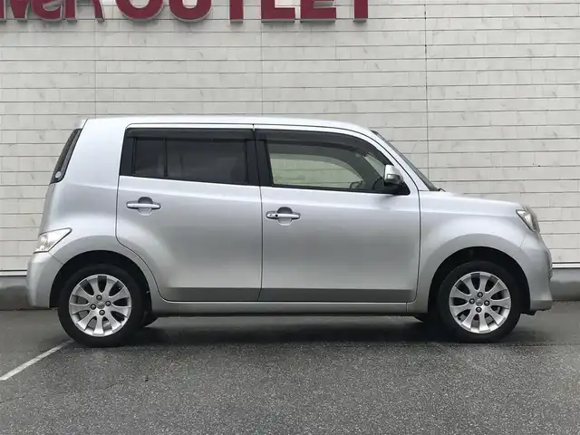 トヨタ ｂＢ Z Lパッケージ 富山県 2013(平25)年 7.8万km ブライトシルバーM 純正ナビ/フルセグTV/Bluetooth/スマートキー/ウインカーミラー/電動格納ミラー/ヘッドライトレベライザー/フォグランプ/パワーウインドウ/AAC