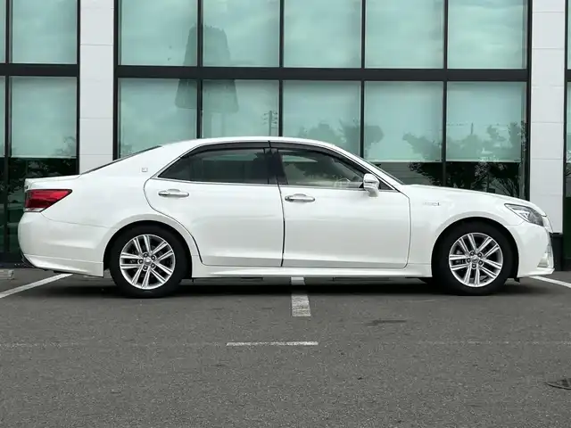 トヨタ クラウン ハイブリッド アスリートS 和歌山県 2014(平26)年 6.8万km ホワイトパールクリスタルシャイン 純正8インチナビ/フルセグTV/Bluetooth/CD/DVD/HDD/バックカメラ/ビルトインETC/前後ドライブレコーダー/PCS/レーダークルーズコントロール/クリアランスソナー/革ステアリング/ステアリングスイッチ/ステアリングヒーター/電動テレスコチルト/前席シートヒーター/前席パワーシート/LEDヘッドライト/フォグランプ/オートライト/オートワイパー/電動格納ミラー/フルオートエアコン/nano-e/純正17インチAW/スペアタイヤ/プッシュスタート/スマートキー