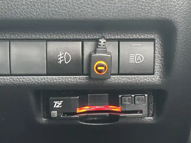 トヨタ ＲＡＶ４ X 島根県 2021(令3)年 6.4万km アティチュードブラックマイカ 登録時走行距離63978km/純正メーカーナビ/フルセグTV/クルーズコントロール（追従走行あり）/バックカメラ/コーナーセンサー前後/社外フルエアロ（ROWEN）/ブラインドスポットモニター/レーンキープアシスト/オートマチックハイビーム/LEDライト/ハーフレザーシート/デジタルインナーミラードラレコ付き/社外ドライブレコーダー/純正アルミホイール/純正フロアマット/ウィンカーミラー/ETC/プッシュスタート/保証書/取扱説明書