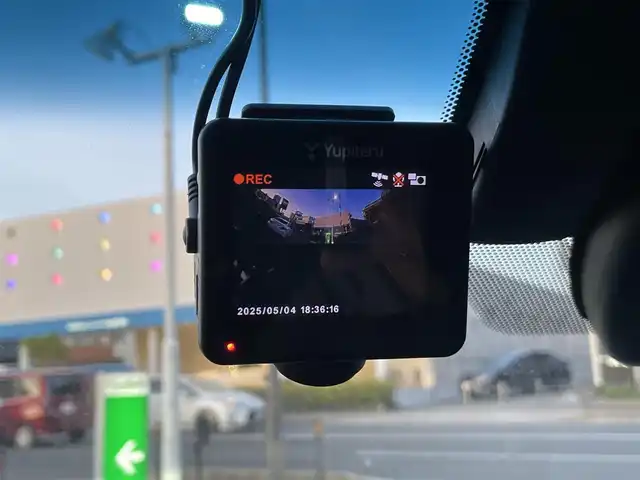 トヨタ クラウン ハイブリッド RS アドバンス 大阪府 2022(令4)年 3.6万km シルバーマイカM ワンオーナー/禁煙車/純正ナビ（12.3インチ）/（FM/AM・TV・DVD/CD・Bluetooth）/プリクラッシュセーフティー/クリアランスソナー/ブラインドスポットモニター/レーダークルーズコントロール/ロードサインアシスト/ドライブモード/（ノーマル・コンフォート・スポーツS・スポーツS＋・エコ）/純正18インチアルミホイール/ドライブレコーダー(前後)/ハンドルヒーター/シートヒーター/ブレーキホールド/USB端子X2/ETC2.0/本革巻きステアリング/取扱説明書/保証書
