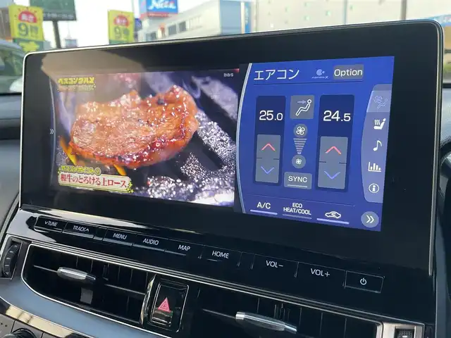 トヨタ クラウン ハイブリッド RS アドバンス 大阪府 2022(令4)年 3.6万km シルバーマイカM ワンオーナー/禁煙車/純正ナビ（12.3インチ）/（FM/AM・TV・DVD/CD・Bluetooth）/プリクラッシュセーフティー/クリアランスソナー/ブラインドスポットモニター/レーダークルーズコントロール/ロードサインアシスト/ドライブモード/（ノーマル・コンフォート・スポーツS・スポーツS＋・エコ）/純正18インチアルミホイール/ドライブレコーダー(前後)/ハンドルヒーター/シートヒーター/ブレーキホールド/USB端子X2/ETC2.0/本革巻きステアリング/取扱説明書/保証書