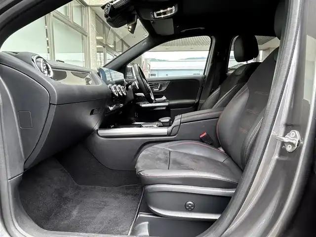 メルセデス・ベンツ ＧＬＡ２００ｄ 4マチック 大阪府 2020(令2)年 6.3万km マウンテングレー 純正１０インチナビ/(フルセグ/BT/CD/DVD)/パノラマルーフ/レーダークルーズコントロール/全方位モニター/ブラインドスポットモニター/パドルシフト/衝突軽減システム/レーンキープアシスト/前後コーナーセンサー/電動リアゲート/ハーフレザーシート/前席パワーシート/前席シートヒーター/純正１９インチAW/ETC2.0/保証書/取扱説明書/スペアキー　あり