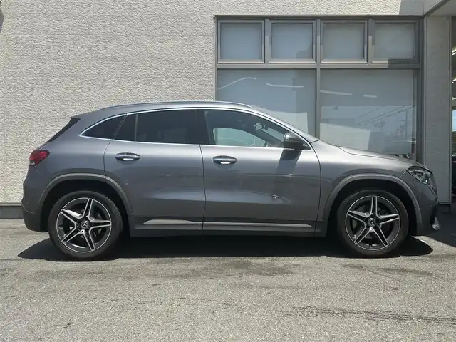 メルセデス・ベンツ ＧＬＡ２００ｄ 4マチック 大阪府 2020(令2)年 6.3万km マウンテングレー 純正１０インチナビ/(フルセグ/BT/CD/DVD)/パノラマルーフ/レーダークルーズコントロール/全方位モニター/ブラインドスポットモニター/パドルシフト/衝突軽減システム/レーンキープアシスト/前後コーナーセンサー/電動リアゲート/ハーフレザーシート/前席パワーシート/前席シートヒーター/純正１９インチAW/ETC2.0/保証書/取扱説明書/スペアキー　あり
