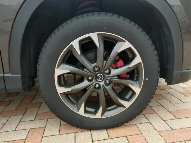 マツダ ＣＸ－５ XD Lパッケージ 新潟県 2016(平28)年 10.9万km チタニウムフラッシュマイカ (株)IDOMが運営する【じしゃロン新潟店】の自社ローン専用車両になります。/こちらは現金またはオートローンご利用時の価格です。自社ローンご希望の方は別途その旨お申付け下さい/ワンオーナー/4WD/純正SDナビ/FM/AM/CD/DVD視聴可能/フルセグTV視聴可能(走行中視聴不可)/Bluetooth/USB/AUX接続可能/バックカメラ/ETC/クルーズコントロール/プッシュスタート/電動パーキングブレーキ/シートメモリー機能/パワーシート(D席+N席)/シートヒーター(D席+N席)/レーンキープアシスト機能/電動格納ウィンカーミラー/コーナーセンサー(後方のみ)/スマートキー/取扱説明書