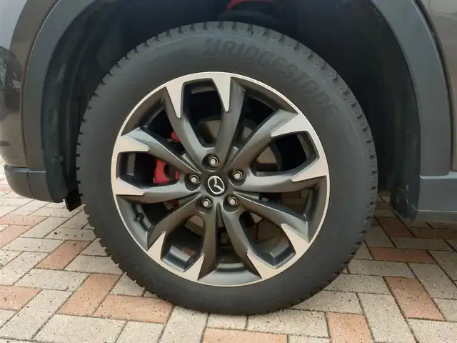 マツダ ＣＸ－５ XD Lパッケージ 新潟県 2016(平28)年 10.9万km チタニウムフラッシュマイカ (株)IDOMが運営する【じしゃロン新潟店】の自社ローン専用車両になります。/こちらは現金またはオートローンご利用時の価格です。自社ローンご希望の方は別途その旨お申付け下さい/ワンオーナー/4WD/純正SDナビ/FM/AM/CD/DVD視聴可能/フルセグTV視聴可能(走行中視聴不可)/Bluetooth/USB/AUX接続可能/バックカメラ/ETC/クルーズコントロール/プッシュスタート/電動パーキングブレーキ/シートメモリー機能/パワーシート(D席+N席)/シートヒーター(D席+N席)/レーンキープアシスト機能/電動格納ウィンカーミラー/コーナーセンサー(後方のみ)/スマートキー/取扱説明書